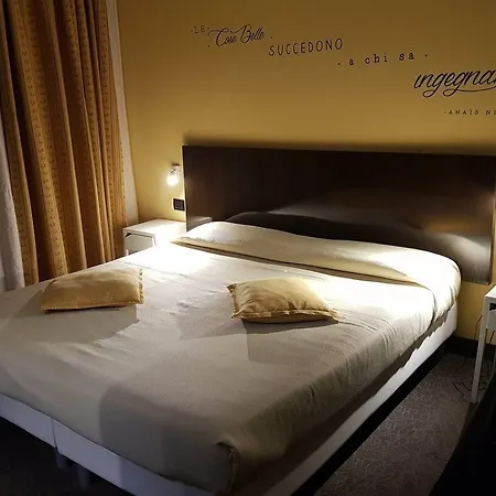 Hotell Mirage 4*