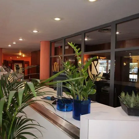 Hotell Mirage 4*