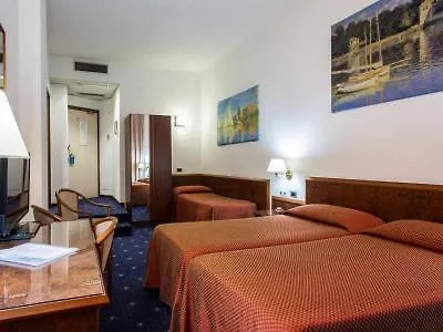 Mirage Hotell 4*